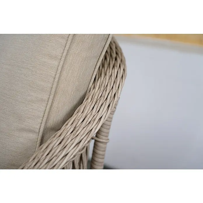 Sunfun Conjunto de muebles Soraya - 4 pzs., Ratán sintético/Aluminio/Poliéster, Beige/Gris - Primer plano de muebles de jardín de ratán con cojines beige, que ofrecen una estética elegante y natural para espacios exteriores.