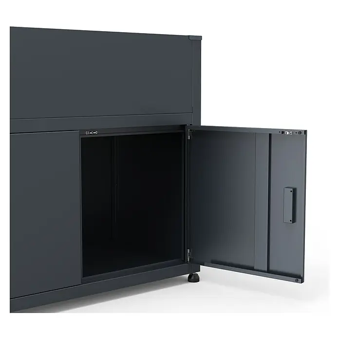 KGT Hochbeet UrbanGrow M Space - 101 x 51 x 86 cm, Metall, Anthrazit-grau - Detailaufnahme eines grauen Aktenschranks mit geöffneter Tür, der Stauraum für Büromaterial bietet.
