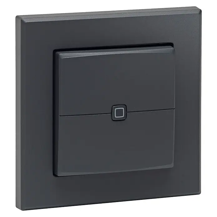 Homematic IP Funk-Wandtaster HmIP-WRC2-A-2 - 2-fach, Batteriebetrieben, 19 x 86 x 86 mm, Anthrazit - Nahaufnahme eines eleganten, quadratischen, anthrazitfarbenen Lichtschalters mit einem dezenten, zentralen Taster.