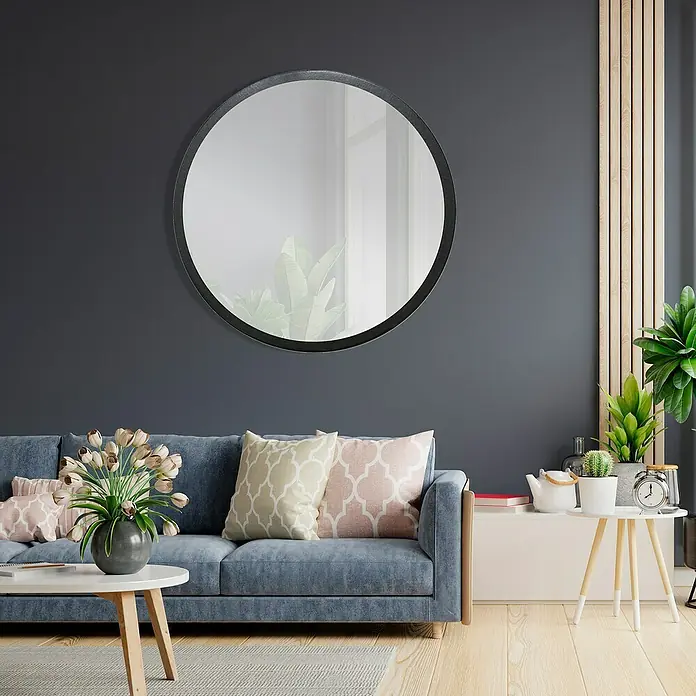 Espejo de pared Circular - Diámetro: 70 cm, Negro - Salón elegante con un espejo redondo en la pared, ampliando visualmente el espacio y proporcionando un ambiente moderno.