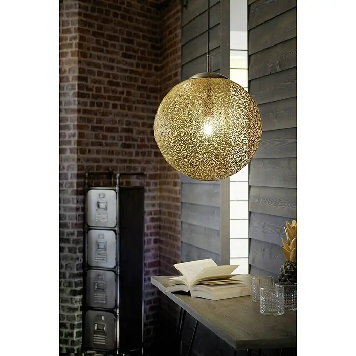 Paul Neuhaus Greta Lámpara colgante redonda - 60 W, Ø x Al: 40 x 150 cm, Marrón antiguo, E27 - Elegante lámpara colgante dorada con detalles intrincados, creando un ambiente cálido y acogedor en la habitación.
