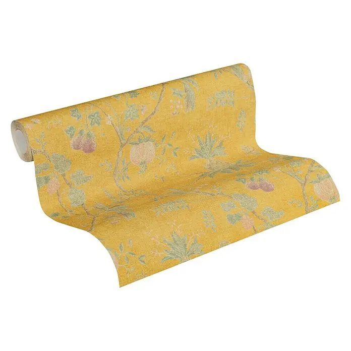 A.S. Création Paradise Garden Vliestapete Früchteranke - Senf, Floral, 10,05 x 0,53 m - Nahaufnahme einer gelben Tapetenrolle mit floralem Muster, ideal für eine stilvolle Wandgestaltung.