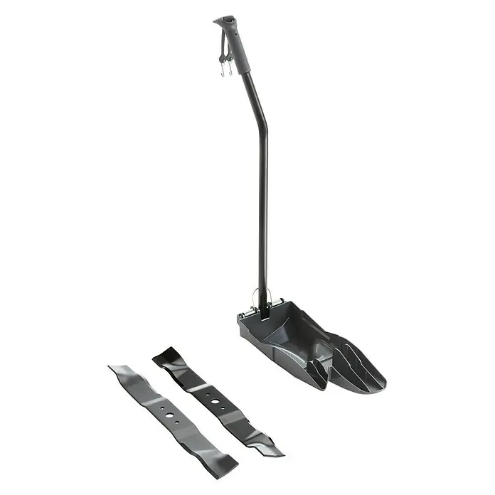 Stiga Mulch-Kit für Rasenmäher - Stiga Rasentraktoren Estate 3098 H/3398 H, Arbeitsbreite: 98 cm - Produktbild mit einem Rasenmäherblattwechsler und zwei Rasenmähermessern, ideal für die Wartung von Rasenmähern.