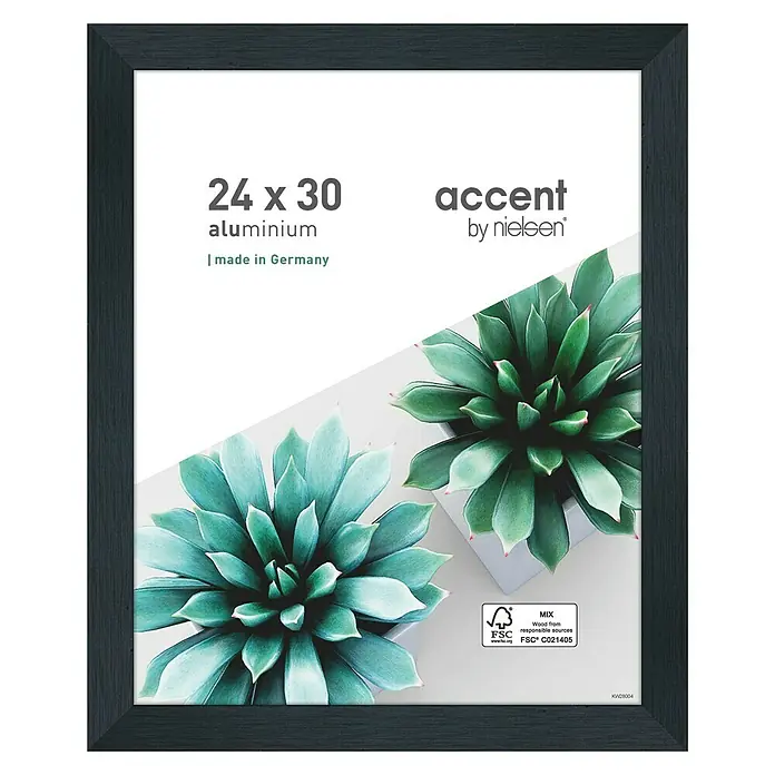 Alurahmen Star - 24 x 30 cm, Schwarz - Ein dunkelblauer Aluminium-Fotorahmen "Accent by Nielsen" für Fotos im Format 24x30 cm, hergestellt in Deutschland, präsentiert ein modernes Design.