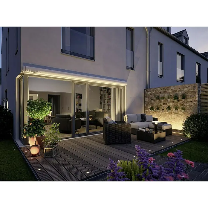 Paulmann Plug & Shine LED-Gartenspot Floor Eco - 1,3 W, Durchmesser: 7 cm, 24 V, IP65, Silber - Terrasse mit Holzdeck, Außenbeleuchtung und Sitzbereich. Elegantes Design für entspannte Abende im Freien mit gemütlicher Atmosphäre.