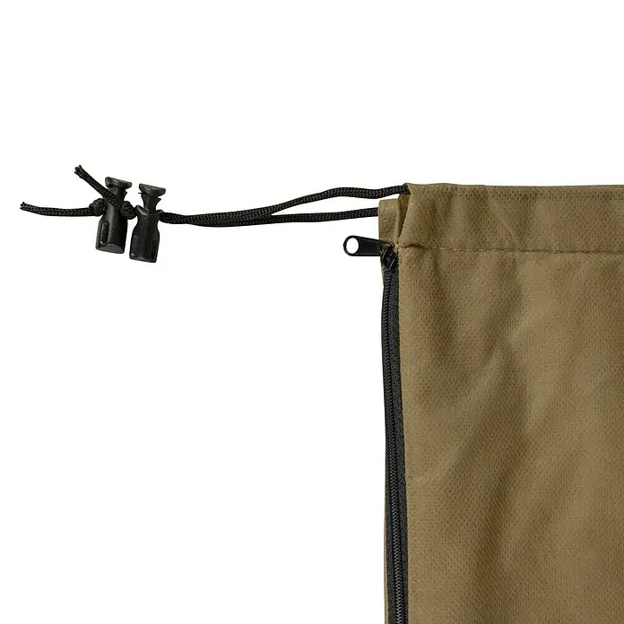 Windhager Winterschutzvlies - B x H: 110 x 110 cm, Beige, 50 g/m² - Nahaufnahme eines beigen Stoffsacks mit schwarzem Reißverschluss und Zugschnur. Ideal für Outdoor-Ausrüstung und Aufbewahrung.