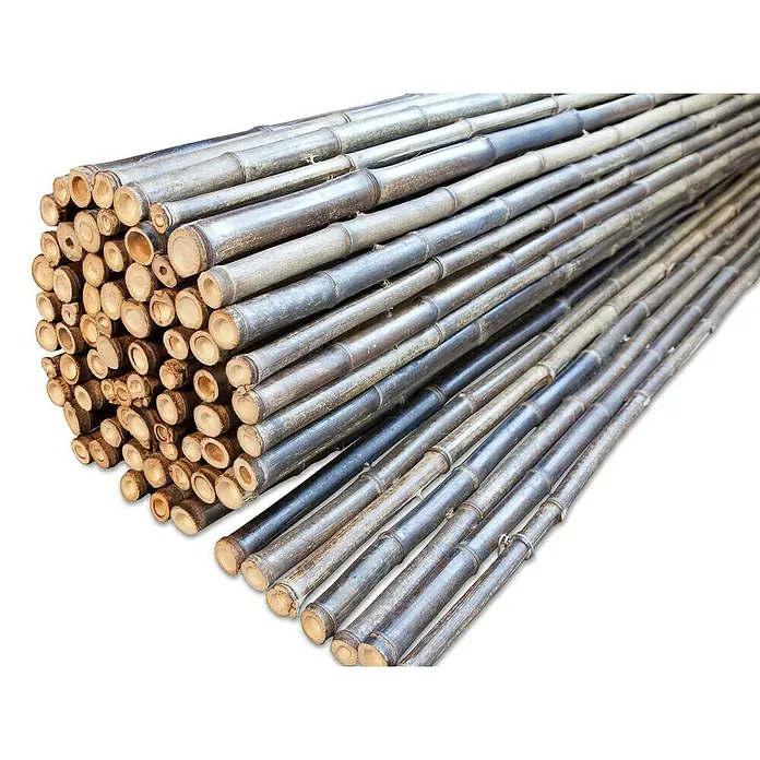 Windhager Sichtschutzmatte Ontake - L x H: 180 x 180 cm, Bambus, Schwarz - Ein Stapel dunkler Bambusstäbe, geschnitten und zur Verwendung im Gartenbau vorbereitet, präsentiert die natürliche Schönheit und Vielseitigkeit.