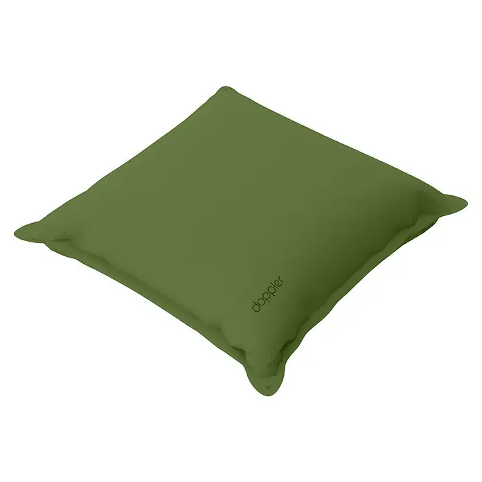 Doppler Outdoor-Kissen City - Grün, L x B x H: 45 x 45 x 14 cm - Grünes quadratisches Kissen mit dem "doppler"-Logo. Das Kissen hat eine weiche Textur und ist dekorativ und bequem.