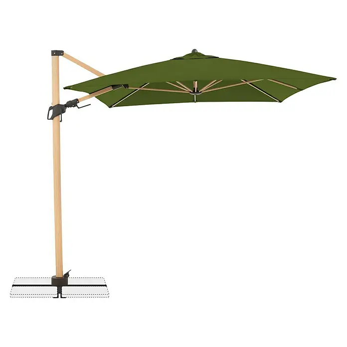 Doppler Alu Wood Ampelschirm AX Ultra - Kiwi, Bespannungsmaß (L x B): 300 x 220 cm - Nahaufnahme eines grünen Sonnenschirms mit hölzernem Rahmen und Basis. Der Sonnenschirm bietet Schatten und Schutz vor der Sonne.