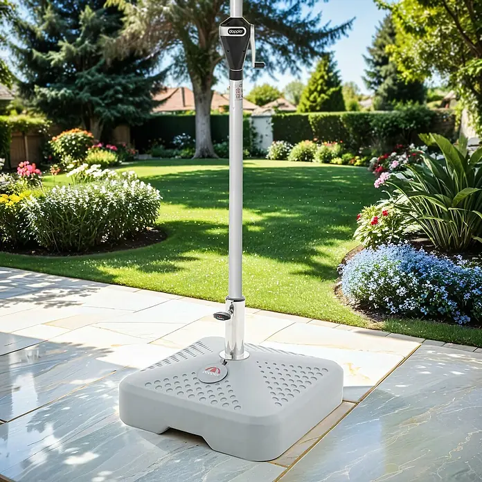 Doppler Schirmständer Active FILL-IT-3-in-1 - L x B: 48 x 48 cm, Kunststoff, Hellgrau - Robuster, grauer Schirmständer für den Außenbereich. Ideal für Gärten und Terrassen, sorgt er für stabilen Halt des Sonnenschirms.