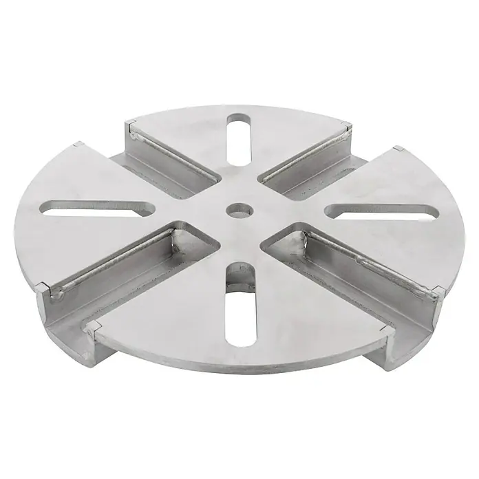 Doppler Adapterplatte - Passend für: Passend für Granitplatte 140 Kg, Edelstahl - Metallbauteil mit Ausschnitten und Verstrebungen. Ein robustes, kreisförmiges Bauelement mit zentraler Bohrung und stabilen Verbindungen.