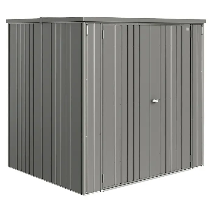 Biohort Geräteschrank - Außenbreite inkl. Dachüberstand: 192 cm, Außentiefe inkl. Dachüberstand: 155 cm, Stahl, Quarzgrau Metallic - Das Bild zeigt ein graues Gerätehaus mit vertikalen Metallpaneelen und einer Tür mit einem einfachen Griff.