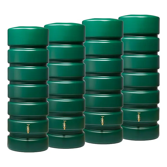 Garantia Basic Line Regentonne Classico - 2.600 l, Grün - Vier grüne Regentonnen mit Zapfhähnen für die Gartenbewässerung, die eine nachhaltige Wassernutzung ermöglichen.\n