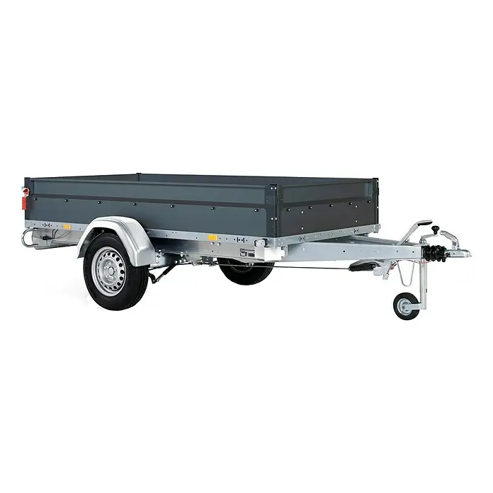 Stema Anhänger BASIC ST 1300-25-13.1 - Nutzlast: 1.040 kg, Einachser, Kasteninnenmaß: 251 x 128 x 35 cm, Gebremst - Abbildung eines Anhängers mit schwarzer Ladefläche, silbernen Radkästen und Deichsel. Er ist für den Transport von Gütern und Lasten konzipiert.