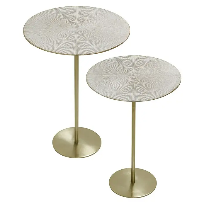 Beistelltisch-Set Solon - 2 -tlg., Gold, Metall - Zwei Beistelltische mit runden, strukturierten Tischplatten und goldenen Metallgestellen vor schwarzem Hintergrund.