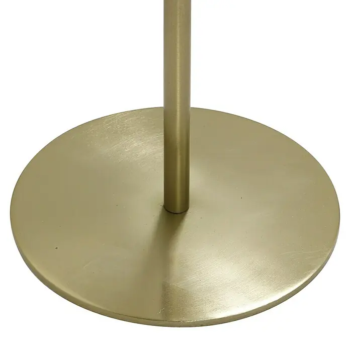 Beistelltisch-Set Solon - 2 -tlg., Gold, Metall - Nahaufnahme des goldenen Metallsockels einer Stehlampe, der Stabilität und einen Hauch von Eleganz verleiht.