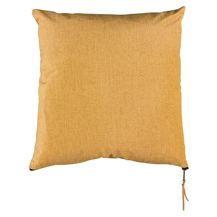 Kissen Finn - Gelb, 45 x 45 cm, 100 % Polyester - Nahaufnahme eines quadratischen, senffarbenen Kissens mit sichtbarer Textur. Das Kissen ist der Hauptfokus des Bildes.