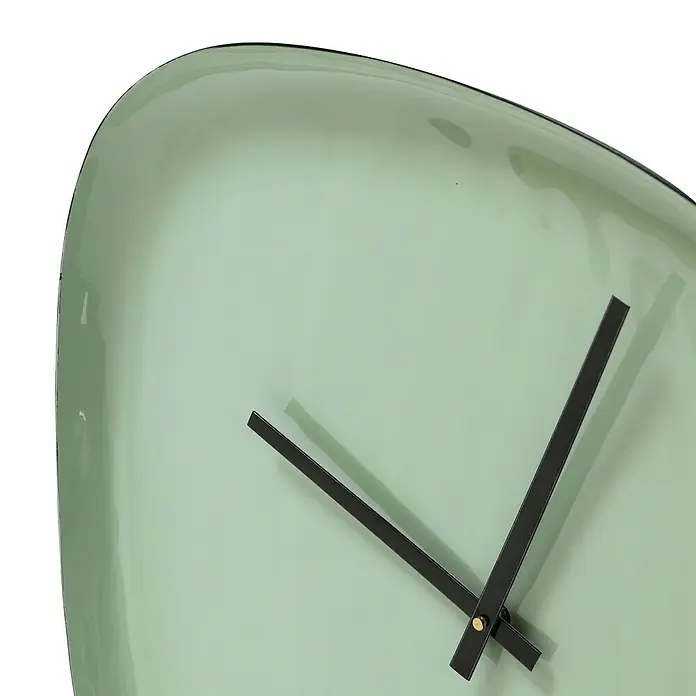Wanduhr Tomo - Durchmesser: 42 cm, Grün - Grüne Wanduhr mit schwarzen Zeigern, die eine elegante und moderne Ästhetik verleiht. Die Uhr ist ein stilvolles Accessoire für jeden Raum.