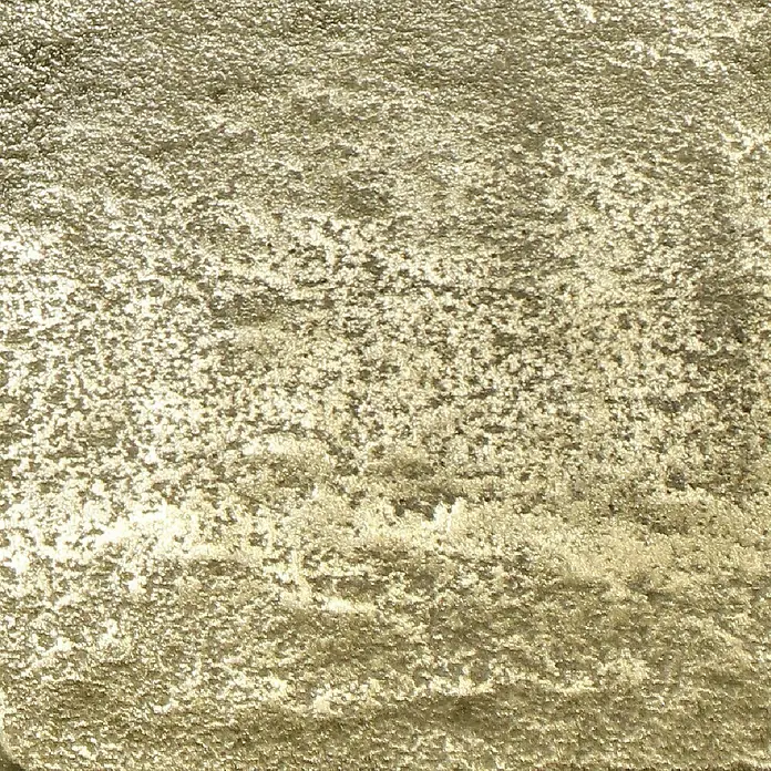 Beistelltisch Rina - Ø x H: 42 x 43 cm, Metall, Schwarz/Gold - Goldfarbener, glänzender Hintergrund mit grober Textur.