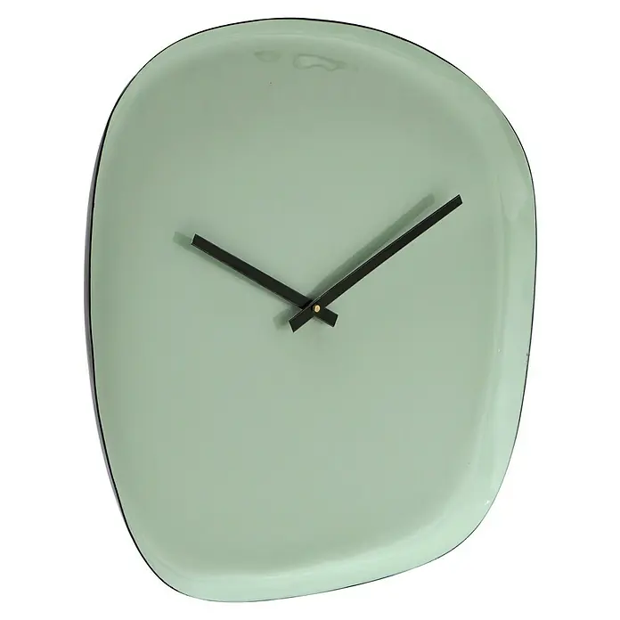 Wanduhr Tomo - Durchmesser: 42 cm, Grün - Grüne Wanduhr mit schwarzen Zeigern vor schwarzem Hintergrund. Die Uhr hat eine abgerundete, quadratische Form.