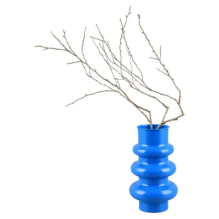 Vase Hoop - Ø x H: 17 x 30 cm, Metall, Blau - Blauer Vasen-Blickfang: Eine stilvolle blaue Vase, die mit ihren sanften Kurven und dem modernen Design die Blicke auf sich zieht.