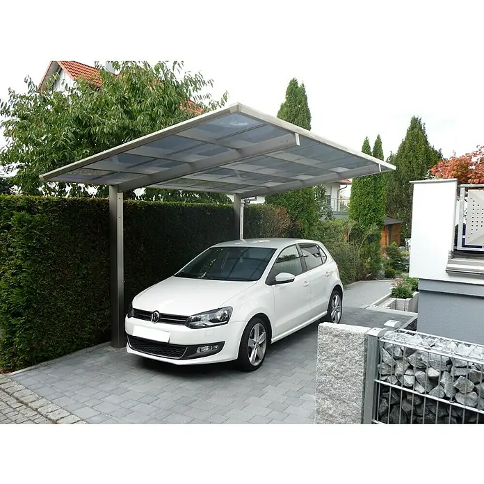 Ximax Carport LINEA 60 - Außenmaß inkl. Dachüberstand (B x T): 2,73 x 4,95 m, Edelstahloptik, Einzelcarport - Carport aus Aluminium mit einem weißen Auto darunter. Es bietet Schutz vor Wettereinflüssen und fügt sich gut in die Umgebung ein.