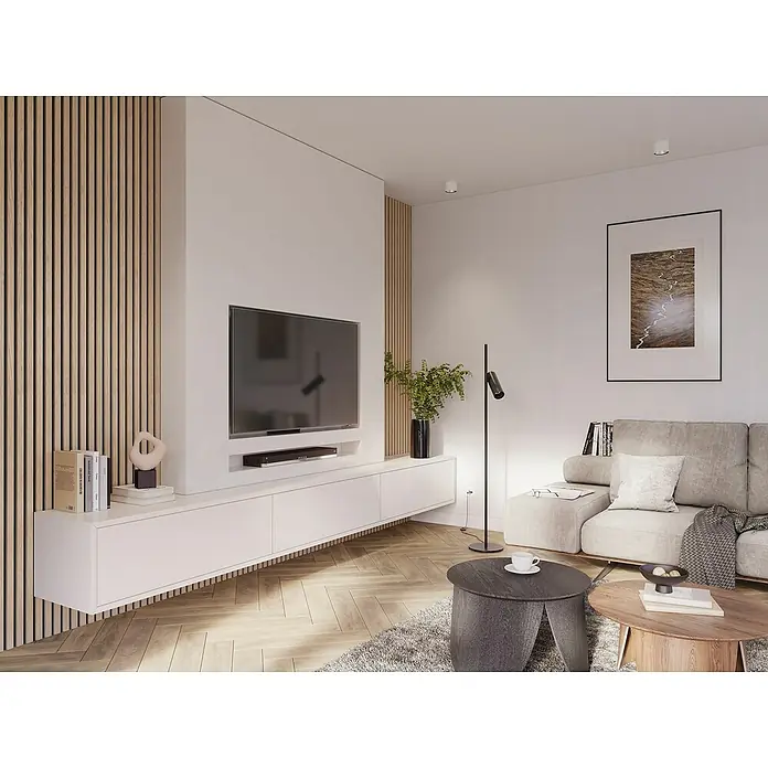 CanDo Akustikpaneel Blend - Eiche Natur, 2.600 x 300 x 17 mm, 2 Stk. - Helles Wohnzimmer mit TV-Wand, Sideboard und Couch. Das TV-Gerät ist der zentrale Punkt im modern eingerichteten Raum mit Holzdetails.