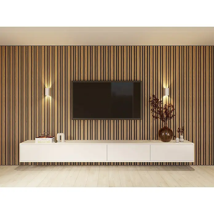CanDo Akustikpaneel Blend - Eiche Bronze, 2.600 x 300 x 17 mm, 2 Stk. - Ein modernes Wohnzimmer mit einem weißen TV-Lowboard unter einem Fernseher an einer Holzpaneelwand. Die Beleuchtung ist dezent und stilvoll.