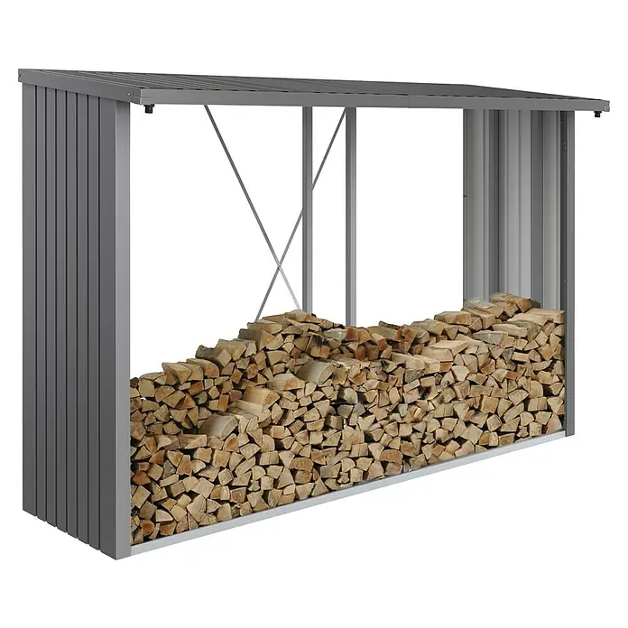 Biohort WoodStock Kaminholzregal - Stahl, Quarzgrau Metallic, B x T x H: 300,7 x 102 x 199 cm - Hackschnitzellager mit grauen Metallwänden und einem Gitterdach, gefüllt mit einem großen Haufen Holzschnitzel. Praktisch und robust.