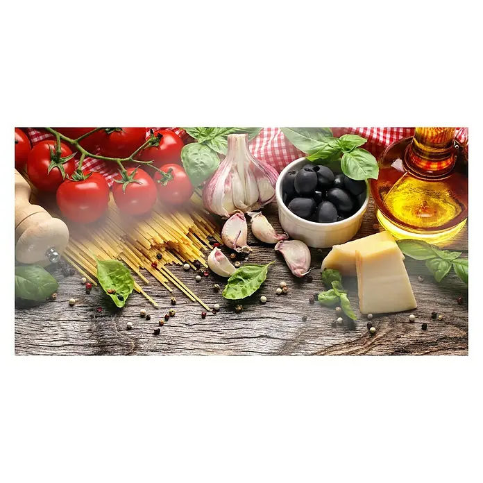 CUCINE Küchenrückwand - Italian Buffet, 80 x 40 cm, Stärke: 6 mm, Einscheibensicherheitsglas (ESG) - Frische Zutaten für die italienische Küche: Tomaten, Knoblauch, Oliven, Spaghetti, Käse und Olivenöl auf rustikalem Holz.