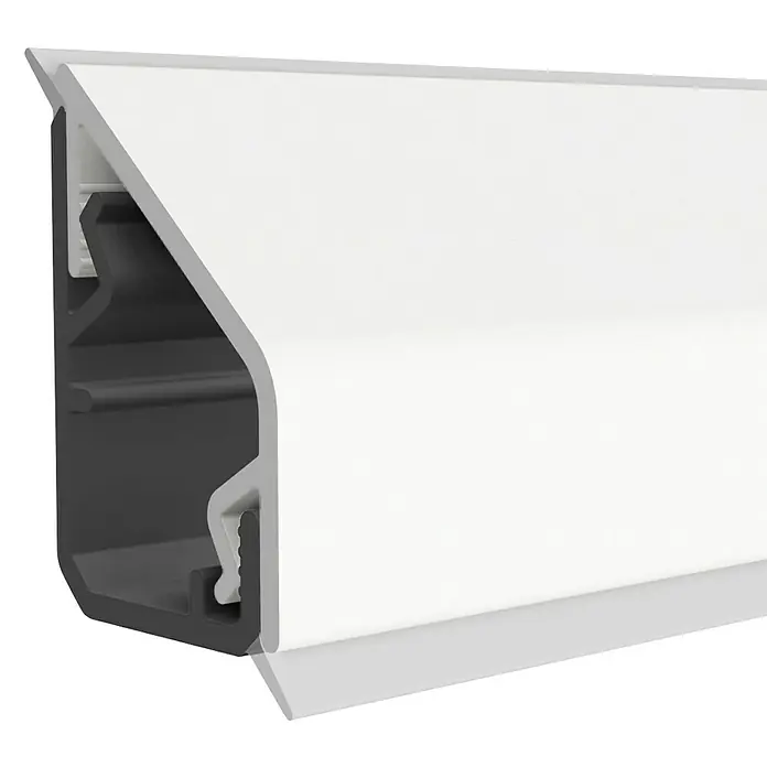 CUCINE Wandabschlussprofil Design 9417 Snow White - 300 x 1,6 x 2,4 cm - Profilansicht einer Sockelleiste aus Kunststoff, die eine elegante und saubere Linienführung für moderne Innenräume bietet.
