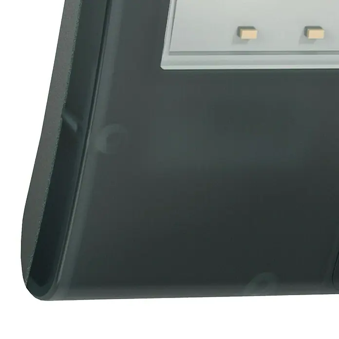 Steinel LED-Sensor-Strahler XLED home Curved S anthrazit - 9,3 W, L x B x H: 16 x 10,7 x 12 cm, Anthrazit, IP44 - Nahaufnahme einer LED-Lampe, die modernes Design und Funktionalität in einem grauen Gehäuse vereint. Ideal für stilvolle Beleuchtung.