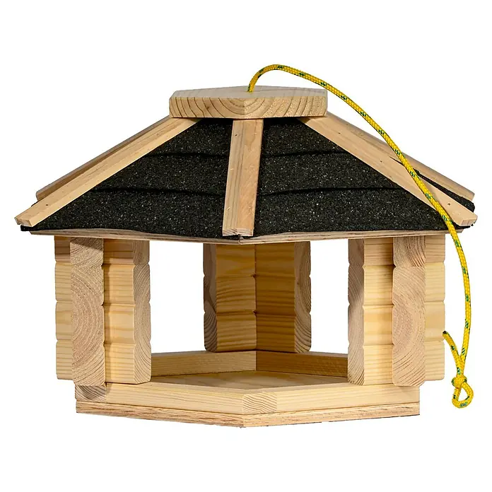 Dobar Vogelhaus Zwart - Holz, Natur/Schwarz - Ein hölzernes Vogelhaus mit gelber Kordel zum Aufhängen. Das Dach ist mit dunklen Schindeln gedeckt, die Wände sind aus hellem Holz.