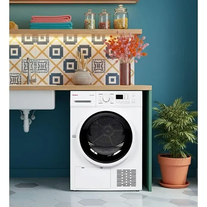 Corberó Secadora CSBCM105 - L x An x Al: 66 x 59,5 x 84,5 cm, Carga soportada: 10 kg - Una moderna lavadora blanca se muestra en un elegante baño con paredes turquesas y azulejos estampados al fondo.