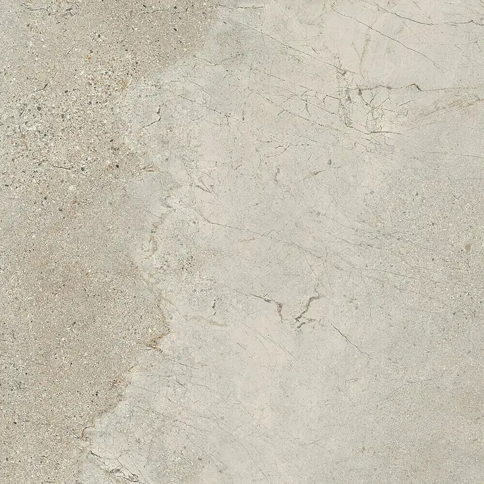 Feinsteinzeugfliese Cliber Rock - 59,8 x 119,8 cm, Grau, Matt - Nahaufnahme einer beigen Steinzeugfliese mit marmorierter Textur und Terrazzo-Akzenten. Elegantes Fliesendesign für stilvolle Innenräume.