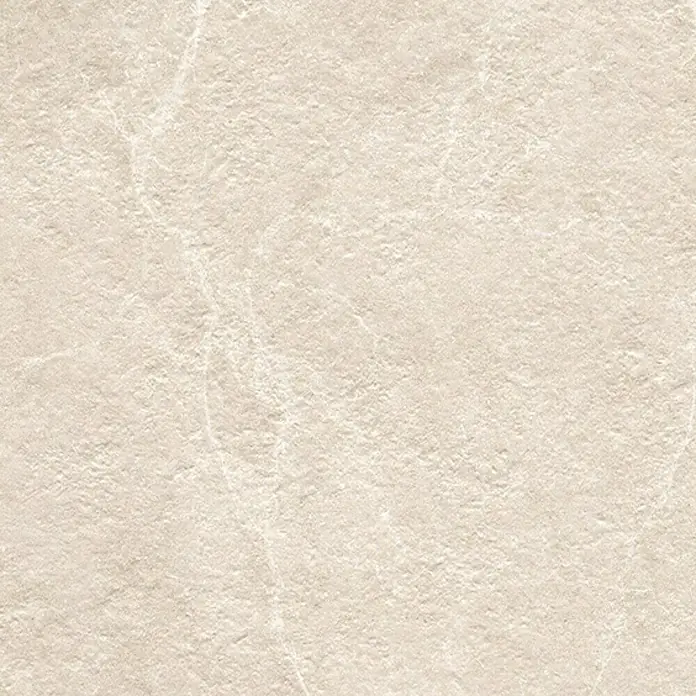 Wandfliese Benora Ivory Base - 39,8 x 119,8 cm, Beige, Matt - Helle Fliesenoberfläche mit subtiler Marmorierung. Die Fliese besticht durch ihre natürliche Textur und sanfte Farbgebung, ideal für stilvolle Räume.