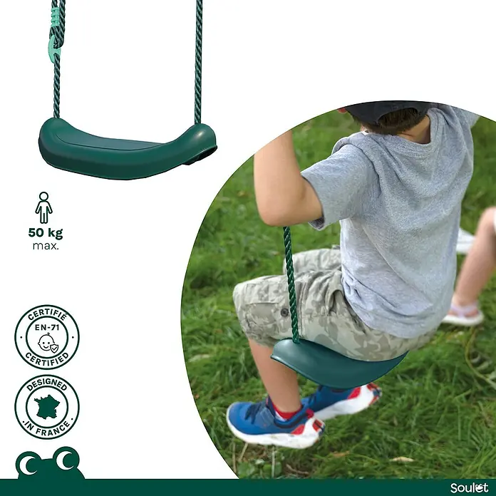 Soulet Schaukel Hanna - B x L: 166 x 165 cm, Holz - Nahaufnahme einer grünen Kinderschaukel mit einem spielenden Kind darauf, mit Hinweisen zu Gewichtsbeschränkungen und Designzertifizierungen.