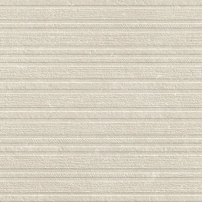 Wandfliese Manresa Lines - 39,8 x 119,8 cm, Ivory, Matt - Nahaufnahme einer strukturierten, beigen Wandfliese mit einem horizontalen, linearen Design. Ideal für moderne Innenräume.