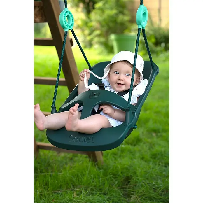 Soulet Babyschaukel Lilly - L x B x H: 350 x 160 x 600 mm, Kunststoff, Altersempfehlung: 6 Mon - 36 Mon - Ein bezauberndes Baby sitzt in einer grünen Soulet-Babyschaukel und genießt die Fahrt. Die Schaukel bietet Komfort und Sicherheit im Freien.