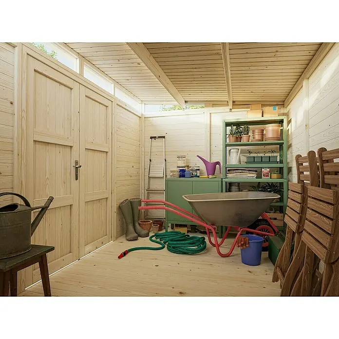 Palmako Gerätehaus Elias - Außenbreite inkl. Dachüberstand: 337 cm, Außentiefe inkl. Dachüberstand: 247 cm, Holz, Hellbraun - Einblicke in ein Gartenschuppen Interieur mit Werkzeugen, Pflanzen und Möbeln.