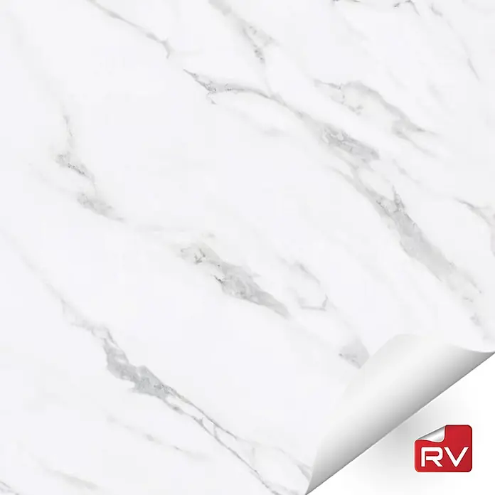 Lámina decorativa autoadhesiva vinílico autoadhesivo a metros - Blanco calacatta - En la imagen se muestra un film de mármol blanco con vetas grises y una esquina despegable, ideal para decorar muebles y superficies.