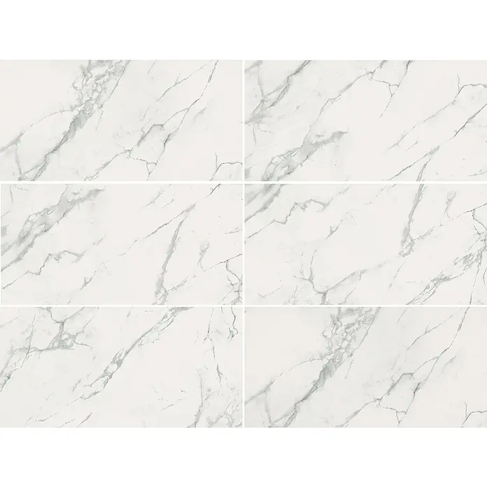 Feinsteinzeugfliese Calacatta Marble - 59,8 x 119,8 cm, Weiß, Matt - Das Bild zeigt eine Nahaufnahme von sechs weißen Marmorfliesen mit grauen Adern, die eine elegante und moderne Ästhetik vermitteln.