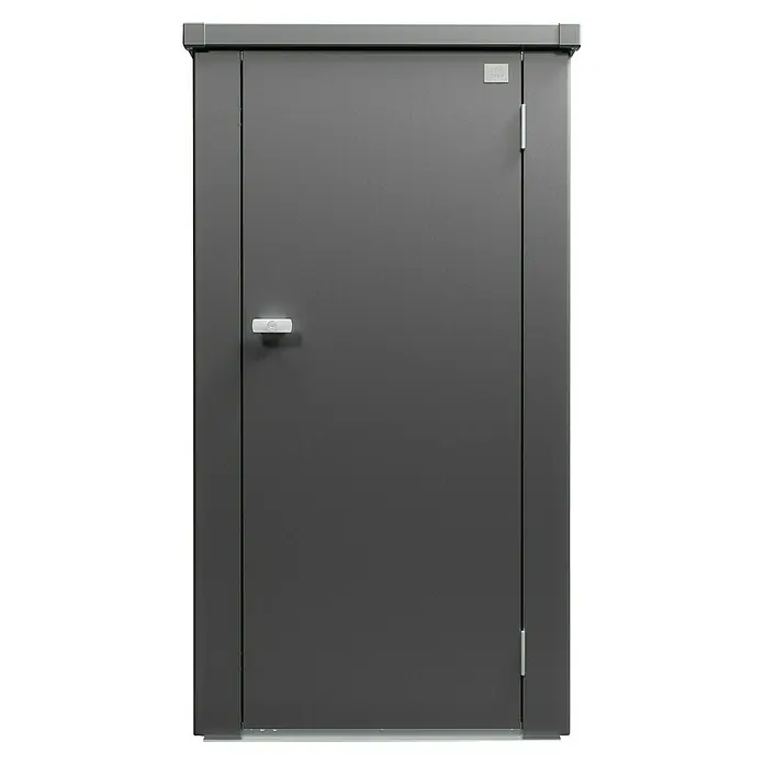 Biohort Julia Geräteschrank - Außenbreite inkl. Dachüberstand: 78 cm, Außentiefe inkl. Dachüberstand: 57 cm, Stahl, Dunkelgrau Metallic - Eine graue Tür mit einem silbernen Griff und Scharnieren. Die Tür ist geschlossen und scheint aus Metall zu sein.