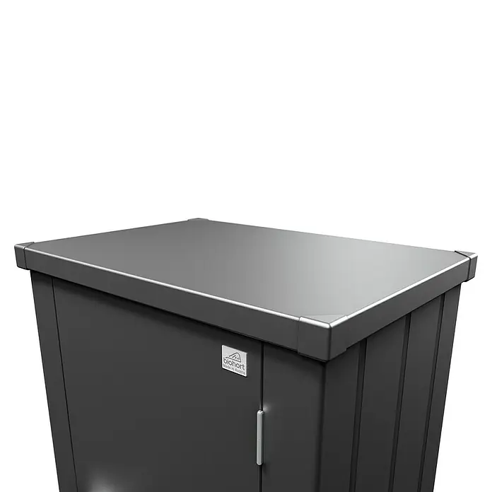 Biohort Julia Geräteschrank - Außenbreite inkl. Dachüberstand: 78 cm, Außentiefe inkl. Dachüberstand: 57 cm, Stahl, Dunkelgrau Metallic - Grauer Biohort Geräteschrank mit silberfarbenen Beschlägen und kleinem Logo. Ideal für Gartenwerkzeug.