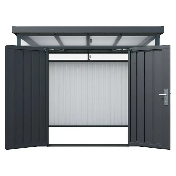 Floraworld Premium Gerätehaus - Außenbreite inkl. Dachüberstand: 314 cm, Außentiefe inkl. Dachüberstand: 314 cm, Metall, Schwarz metallic - Das Bild zeigt ein geräumiges Gartenhaus mit weit geöffneten Flügeltüren, das viel Stauraum bietet und durch ein Oberlicht hell erleuchtet ist.