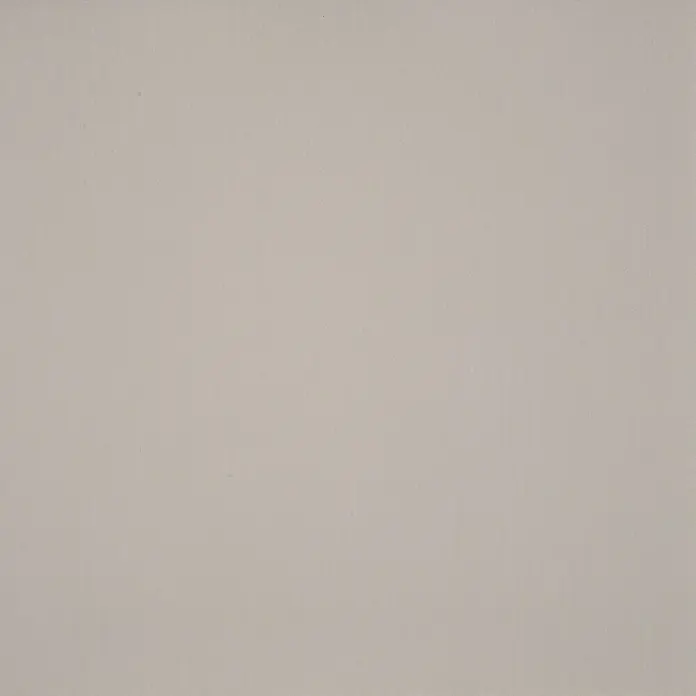 Spettmann Teilhülsenmarkise U387 - Beige, Farbe Gestell: Eisenglimmer matt, Breite: 5 m, Ausfall: 3 m - Eine Nahaufnahme einer glatten, einfarbigen Fläche in einem sanften Beigeton. Ideal für Hintergründe oder Texturen, die Ruhe und Schlichtheit ausstrahlen.