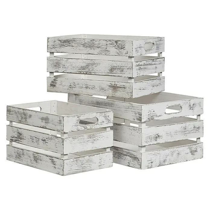 Zeller Present Holzkiste - L x B x H: 31 x 21 x 18,7 cm, Weiß - Stapel von drei rustikalen weißen Holzkisten mit praktischen Griffen für vielseitige Aufbewahrung und dekorative Zwecke.