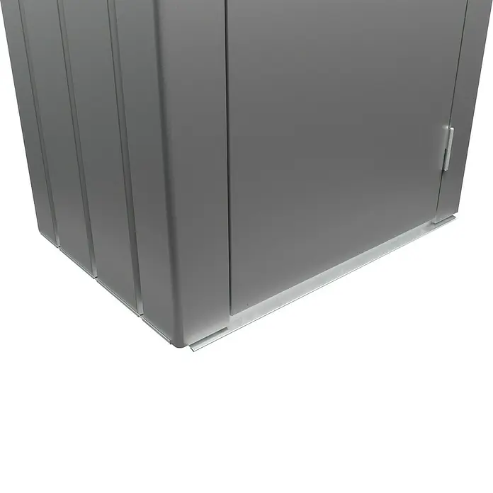 Biohort Julia Geräteschrank - Außenbreite inkl. Dachüberstand: 78 cm, Außentiefe inkl. Dachüberstand: 57 cm, Stahl - Detailansicht eines grauen Metallschranks, der Stabilität und Funktionalität vereint. Ideal für Lagerung und Organisation.
