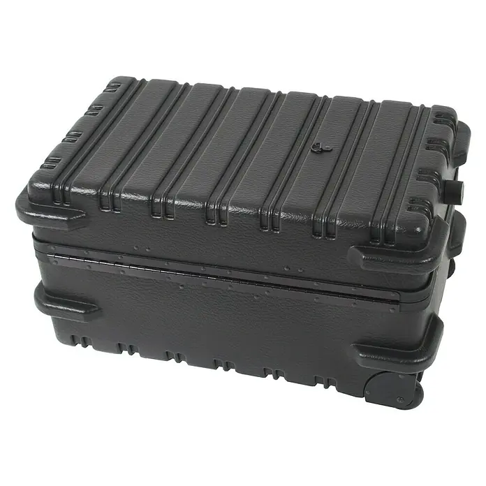 Hepco & Becker Werkzeugkoffer Chicago Case 5540 - L x B x H: 420 x 670 x 340 mm, High Density Polyethylen (HDPE) - Ein robuster, schwarzer Transportkoffer mit Rollen und verstärkten Ecken, ideal für den sicheren Transport empfindlicher Ausrüstung.