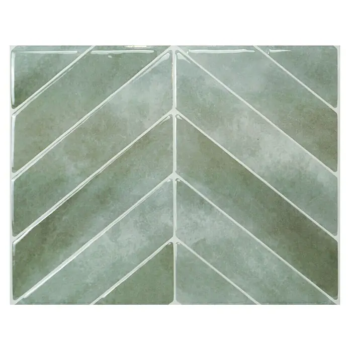 Smart Tiles Selbstklebemosaik Chevron - 29,02 x 22,86 cm, Solna, Glänzend - Nahaufnahme eines eleganten Chevron-Muster Mosaiks mit hellgrünen und weißen Farbtönen, ideal für moderne Innendesigns.